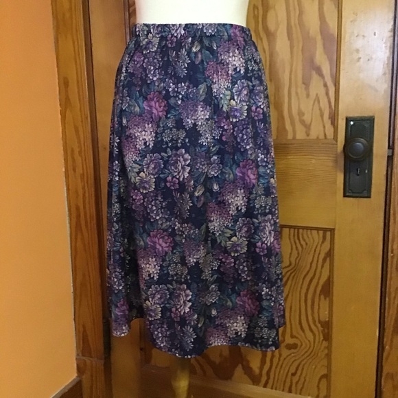 Vintage 70s Lilacs Midi Skirt - Picture 7 of 7
